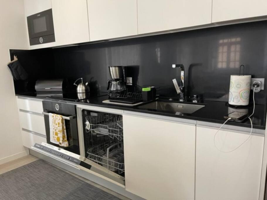Modern 1 Bedroom City Center Aveiro Apartment Esterno foto
